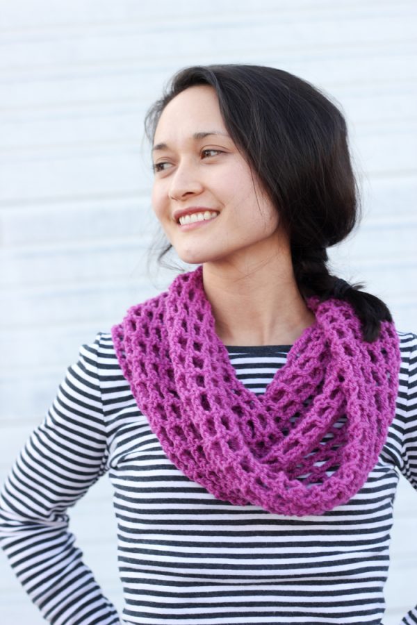 Mesh Cowl Scarf – FREE Crochet Pattern + Tutorial!