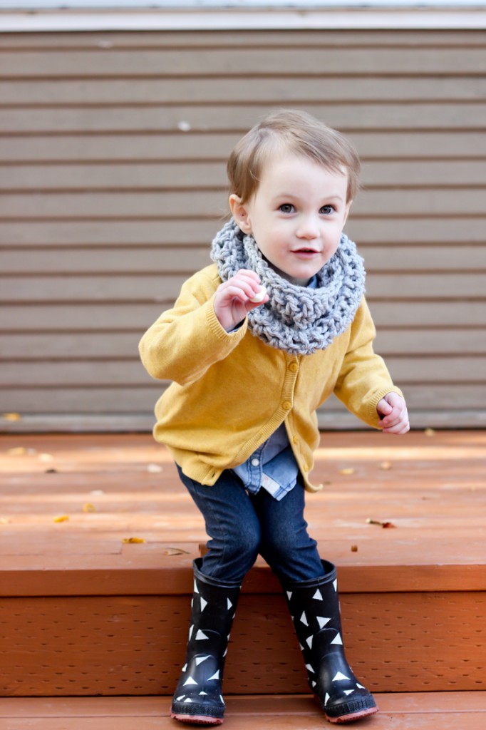 Crocheted Toddler Cowl Scarf – Free Pattern