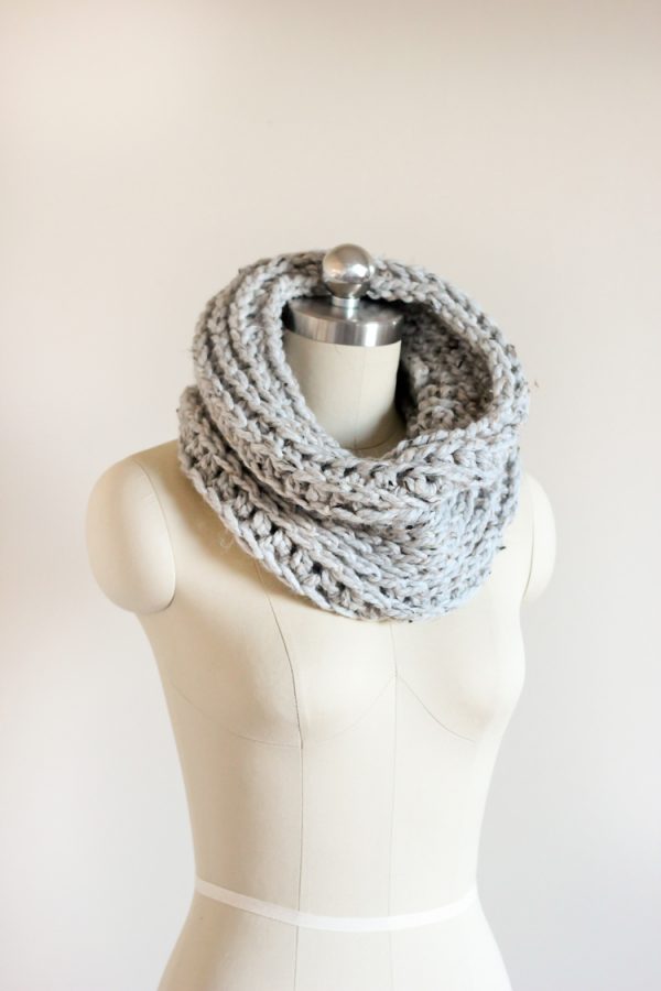 Knit Look Crochet Cowl – Free Pattern