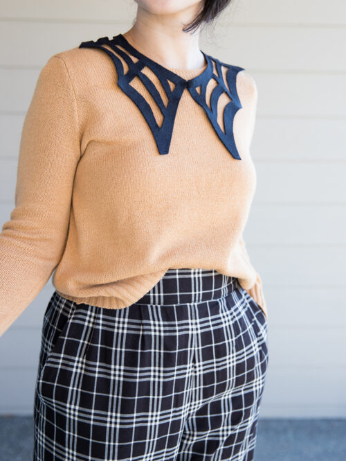 Felt Spiderweb Collar - free pattern // www.deliacreates.com