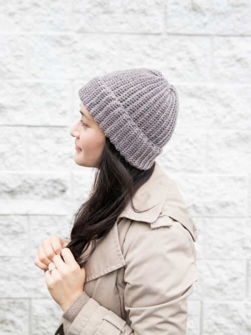 Basic SC Beanie - Free Pattern & Video Tutorial // www.deliacreates.com