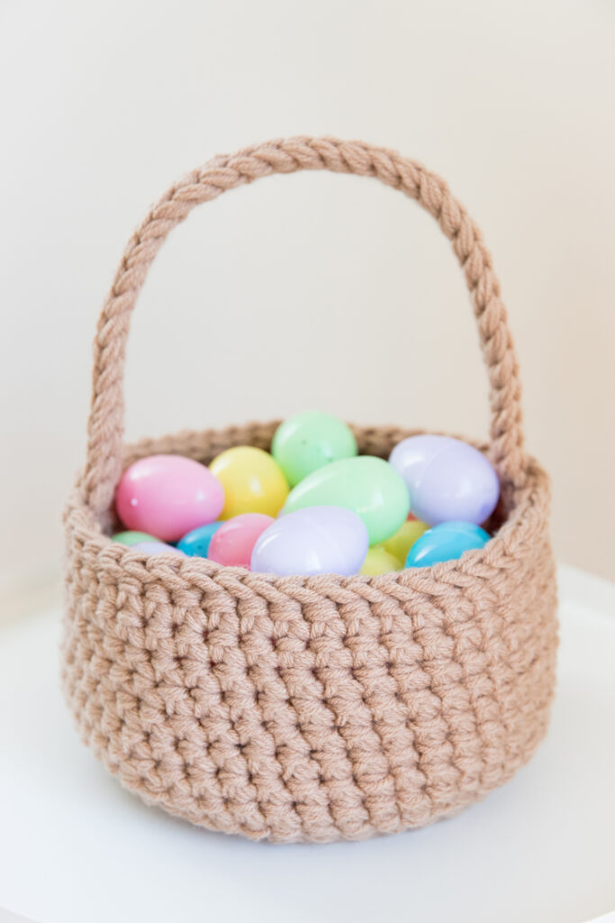 Basic Easter Basket – Free Crochet Pattern and Tutorial