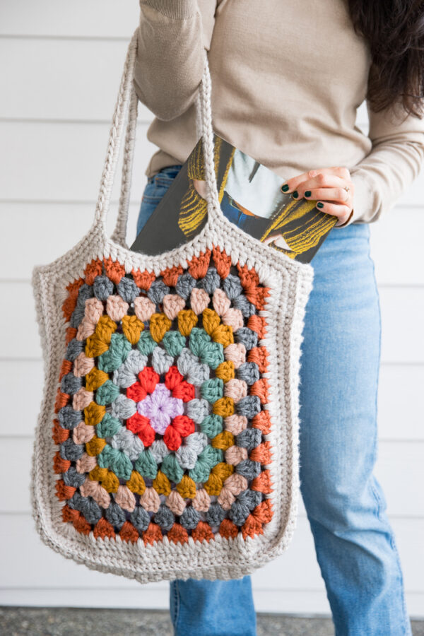 Granny Square Tote – free pattern & tutorial