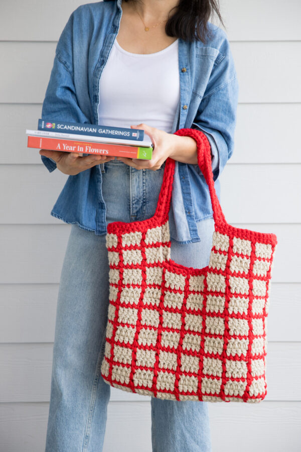 Windowpane Crochet Tote – Free Pattern and Tutorial